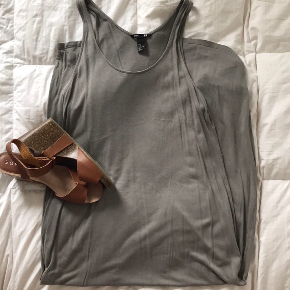 Grey floor-length causal dress.